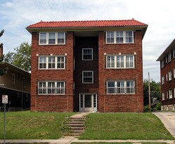 5314-5320 Rockhill Rd Apartamentos