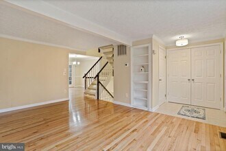 2051 Gervais Dr in Falls Church, VA - Building Photo - Building Photo