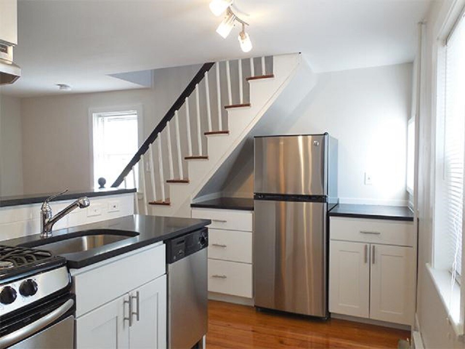 13 Smith Ave, Unit 10-2R in Somerville, MA - Building Photo