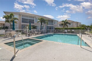 76 4th St in Bonita Springs, FL - Building Photo