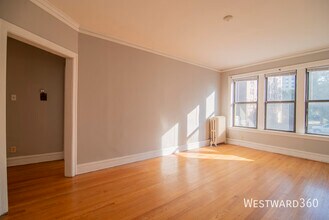 6055 N Ridge Ave in Chicago, IL - Building Photo - Building Photo