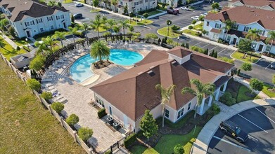 8981 Shine Dr in Kissimmee, FL - Foto de edificio - Building Photo