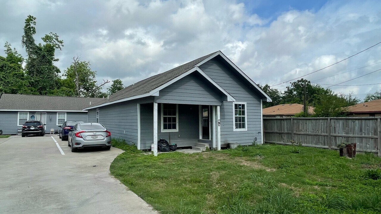 3821 Wipprecht St in Houston, TX - Building Photo