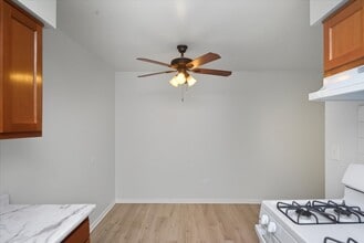 700 McKinley Ave in Mundelein, IL - Building Photo - Building Photo