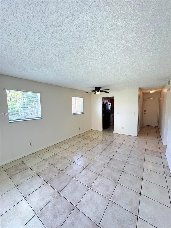 property at 933 W Kalmia Dr