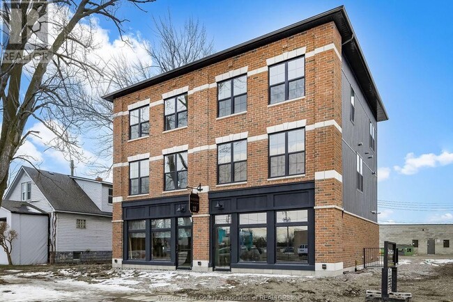 22 Gordon Ave in Essex, ON - Building Photo - Building Photo