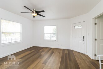 702 Dixieanne Ave in Sacramento, CA - Building Photo - Building Photo