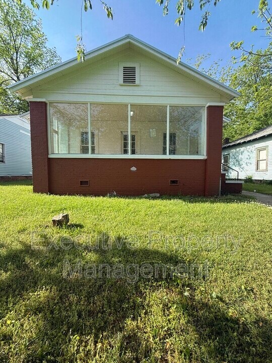 2523 16th St W in Birmingham, AL - Building Photo