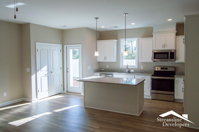 254 Great Egret Wy in Beaufort, NC - Building Photo - Building Photo
