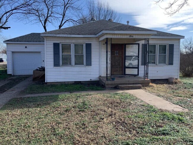 property at 1216 N 6th St