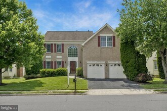 10857 Hunter Gate Way in Reston, VA - Building Photo - Building Photo