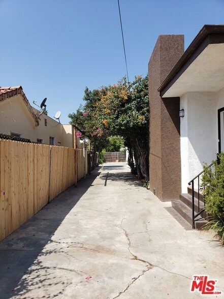 3515 Lifur Ave in Los Angeles, CA - Building Photo
