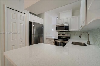 7733 SW 94th Ln in Miami, FL - Building Photo - Building Photo