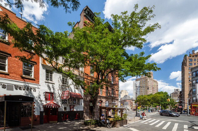 61 Grove St in New York, NY - Foto de edificio - Building Photo