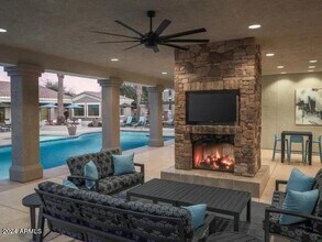 2910 S Greenfield Rd in Gilbert, AZ - Building Photo - Building Photo