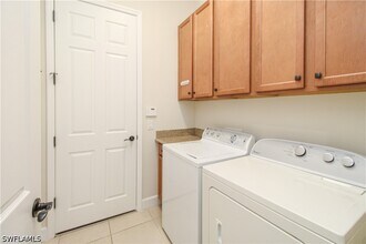 9122 Isla Bella Cir in Bonita Springs, FL - Building Photo - Building Photo