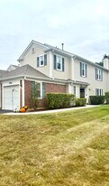 266 Greensboro Ct in Elk Grove Village, IL - Building Photo