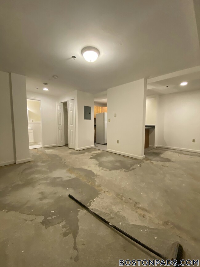 36 Queensberry St in Boston, MA - Building Photo - Building Photo