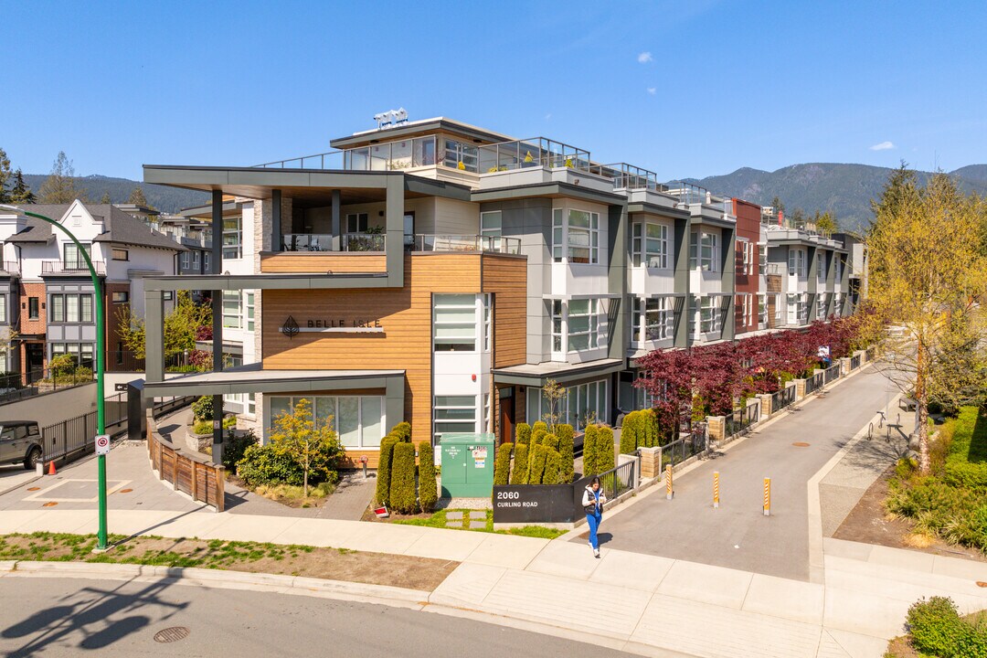 Belle Isle in North Vancouver, BC - Building Photo