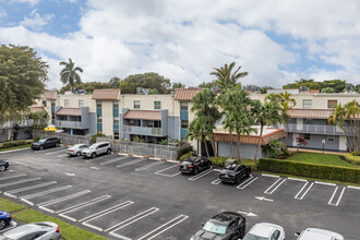 Sunwood Condominium in Miami, FL - Foto de edificio - Building Photo