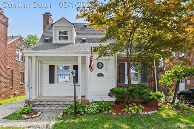 property at 916 N Melborn St