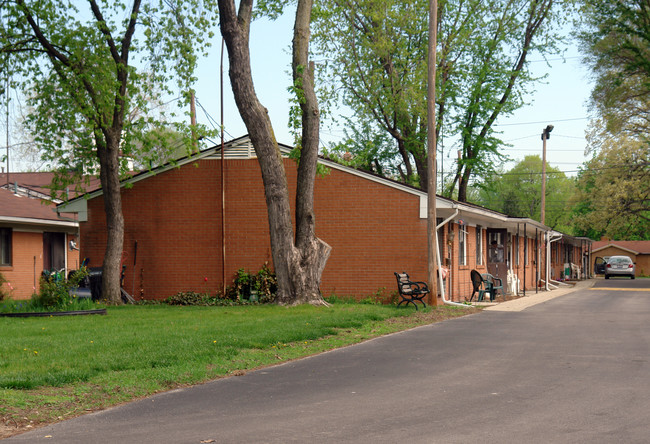 Richmar Manor in Toledo, OH - Building Photo - Building Photo