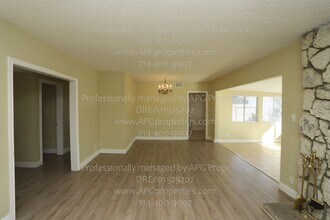 722 S Hacienda St in Anaheim, CA - Building Photo - Building Photo