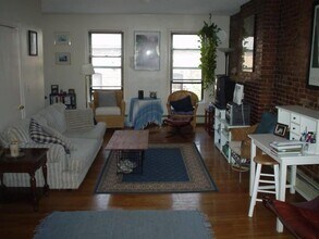 38 Bradford St, Unit #1 in Boston, MA - Foto de edificio - Building Photo