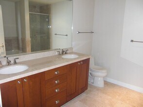 700 W E St in San Diego, CA - Building Photo - Building Photo