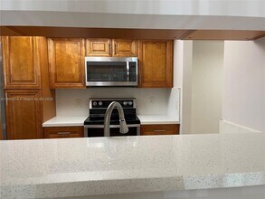 2081 Renaissance Blvd in Miramar, FL - Building Photo - Building Photo