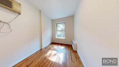 214 E 85th St in New York, NY - Building Photo - Building Photo