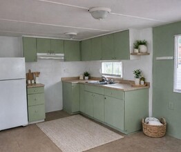 10720 54th Ave N in St. Petersburg, FL - Building Photo - Building Photo