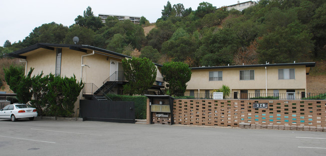 328 Rheem Blvd in Moraga, CA - Foto de edificio - Building Photo