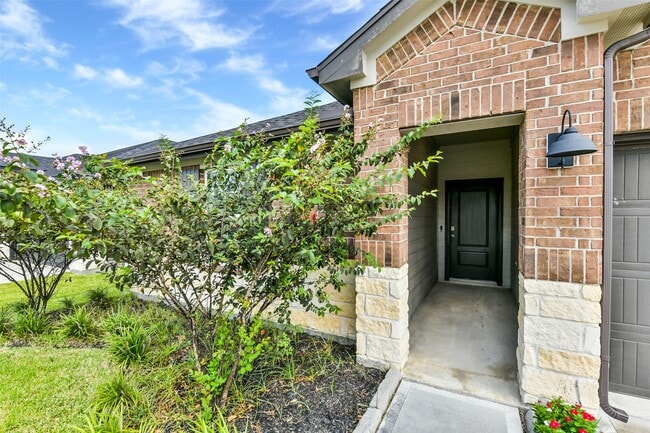 9710 Wall St in Texas City, TX - Building Photo - Building Photo