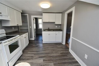 20 Summer St-Unit -3 in Westerly, RI - Building Photo - Building Photo