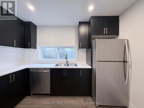 184 Ottawa St S in Hamilton, ON - Building Photo - Building Photo