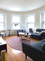 15 Alton Pl, Unit a in Brookline, MA - Building Photo