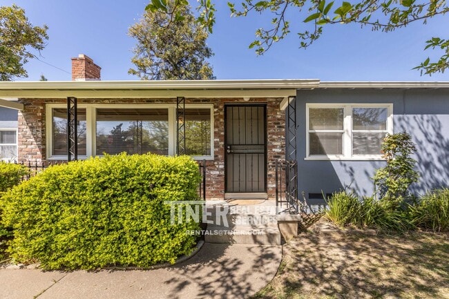 2501 Laurence Ave in Carmichael, CA - Building Photo - Building Photo