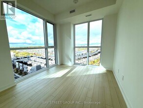 3071 Trafalgar Rd in Oakville, ON - Building Photo - Building Photo