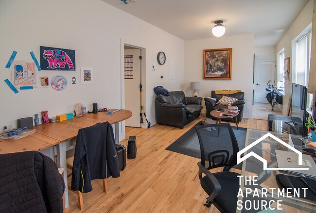 property at 3051 W Medill Ave