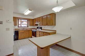 Wildwood Estates in Anchorage, AK - Building Photo - Building Photo