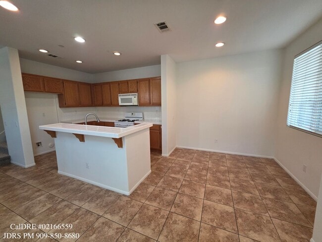 2035 E Harvard Privado in Ontario, CA - Building Photo - Building Photo