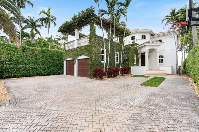 305 N Hibiscus Dr in Miami Beach, FL - Foto de edificio - Building Photo