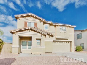 4912 N 109th Ave in Phoenix, AZ - Foto de edificio - Building Photo