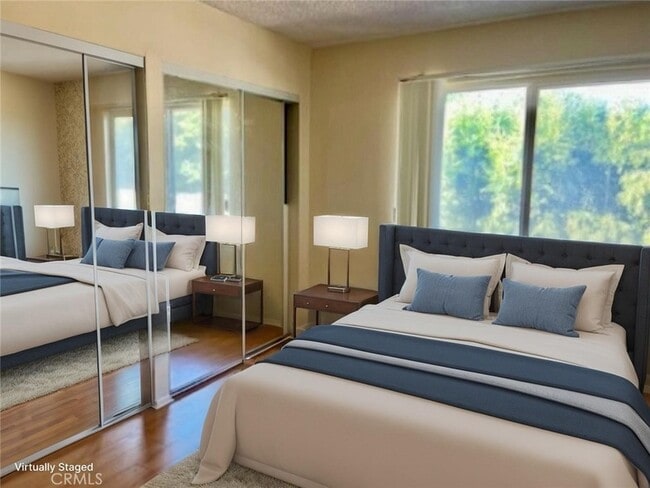 22855 Vanowen St, Unit 4 in Los Angeles, CA - Building Photo - Building Photo