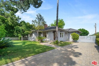 4818 La Canada Blvd in La Canada Flintridge, CA - Building Photo - Building Photo