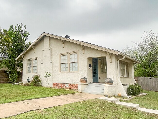 property at 2024 Morrow Ave