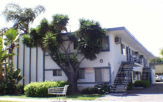 4706 Lomita St Apartamentos