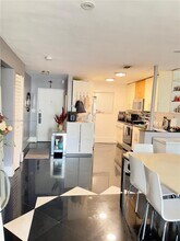 3944 NE 167th St in North Miami Beach, FL - Building Photo - Building Photo