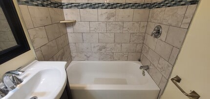 32 Murray Ave, Unit 2 in Paterson, NJ - Building Photo - Building Photo